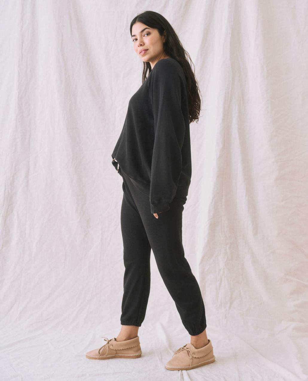The Great. Sweatshirts | The Slouch Sweatshirt. Solid Almost Black - Women