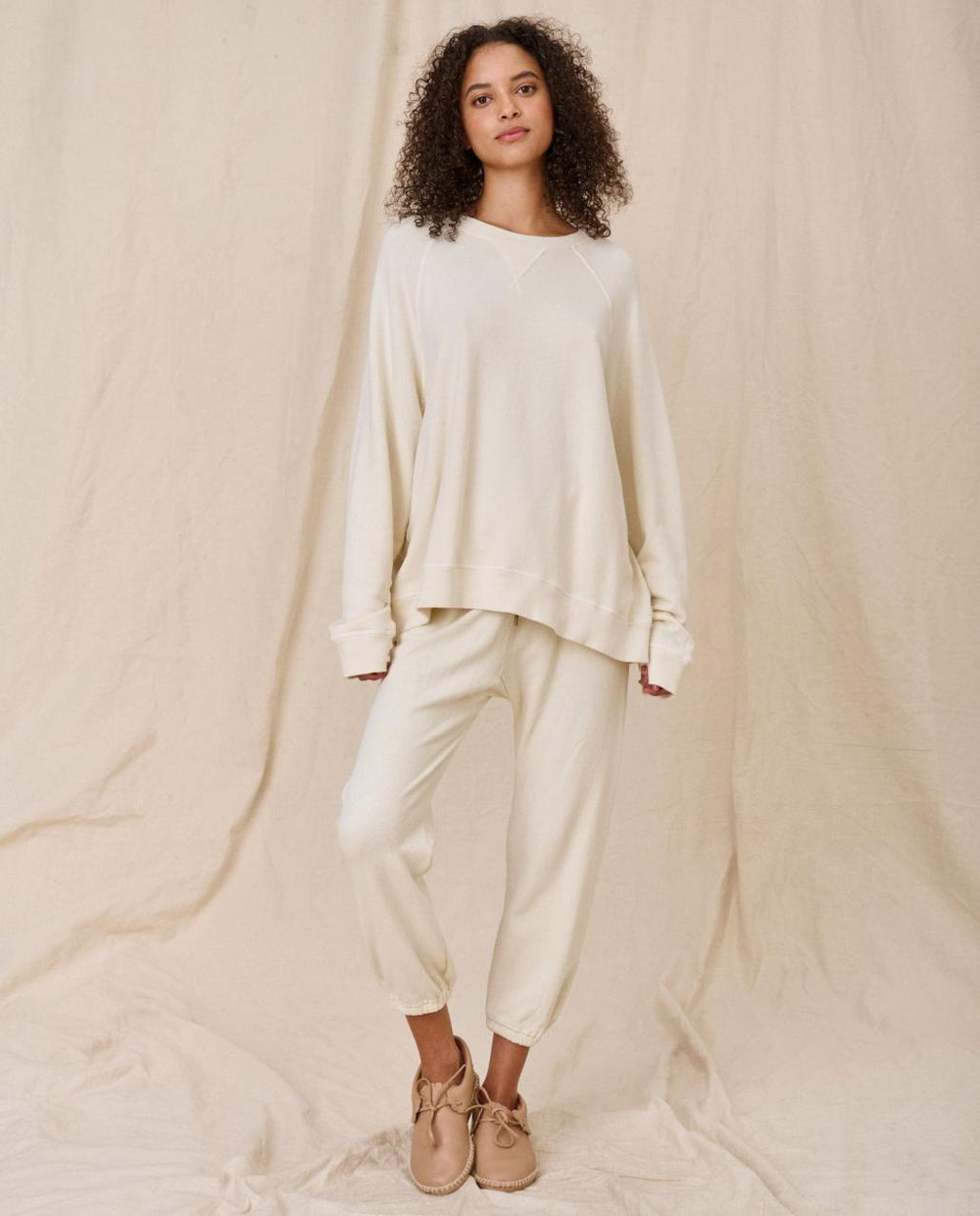 The Great. Sweatshirts | The Slouch Sweatshirt. Washed White - Women