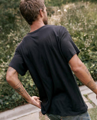 The Great. Tees &amp; Sweats | The Men&#039;s Boxy Crew. Almost Black - Men