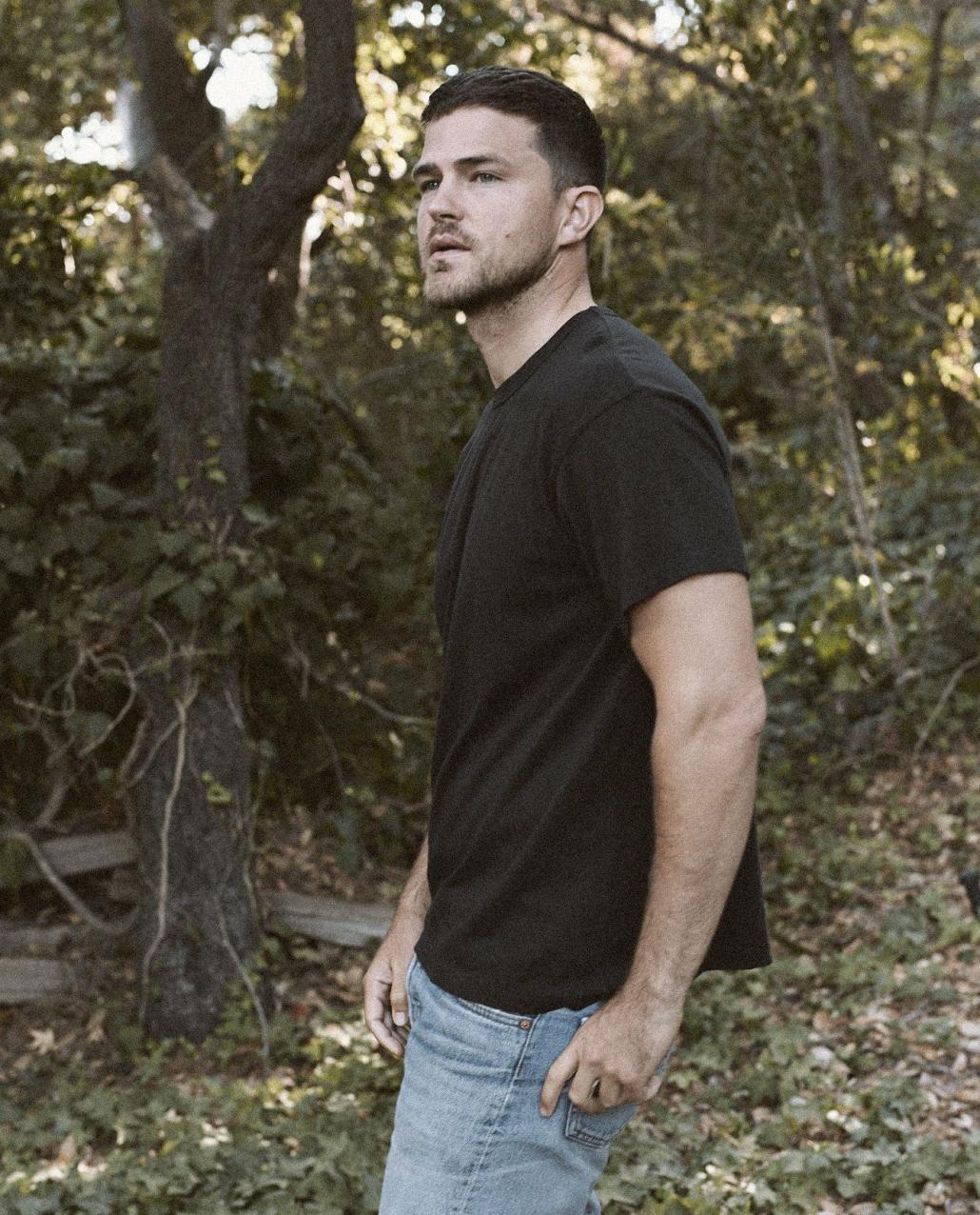 The Great. Tees &amp; Sweats | The Men&#039;s Boxy Crew. Almost Black - Men