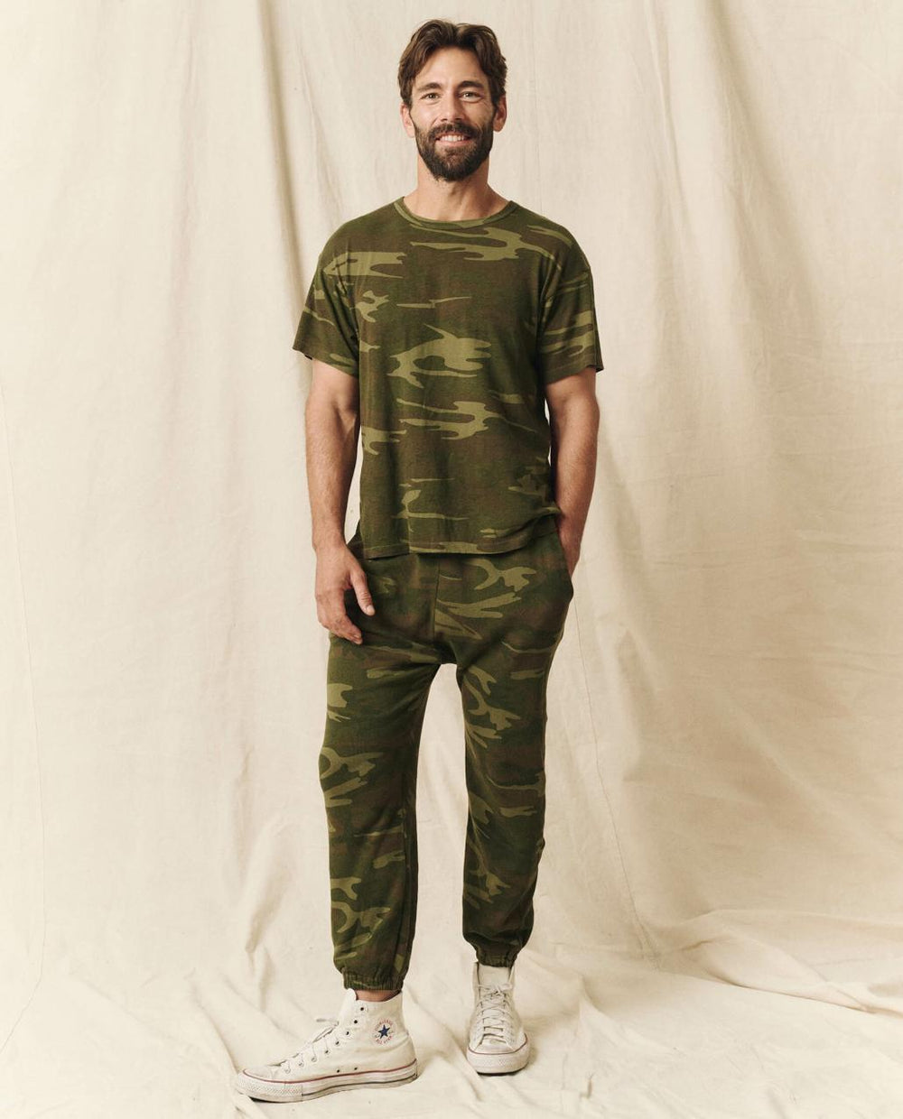 The Great. Tees &amp; Sweats | The Men&#039;s Boxy Crew. Deep Woods Camo - Men