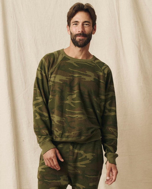 The Great. Tees &amp; Sweats | The Men&#039;s College Sweatshirt. Deep Woods Camo - Men