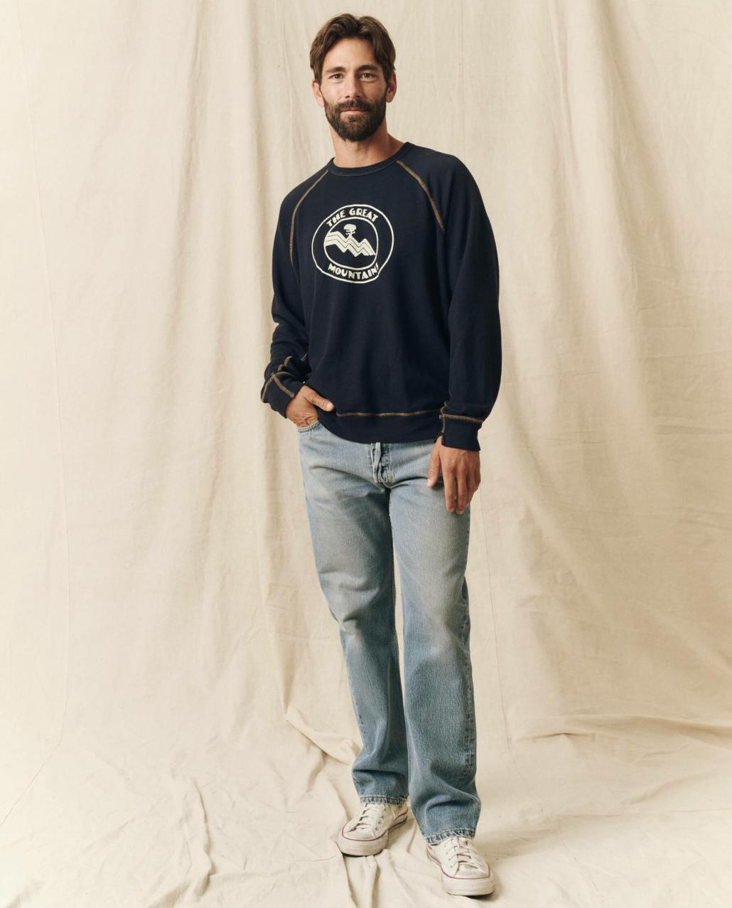 The Great. Tees &amp; Sweats | The Men&#039;s College Sweatshirt. Graphic Stargazer Blue With Mountain - Men