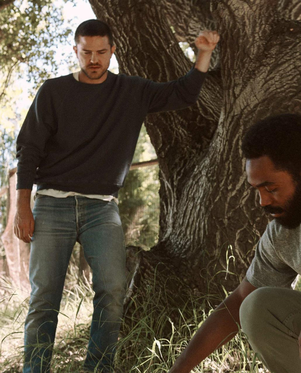 The Great. Tees &amp; Sweats | The Men&#039;s College Sweatshirt. Washed Navy - Men