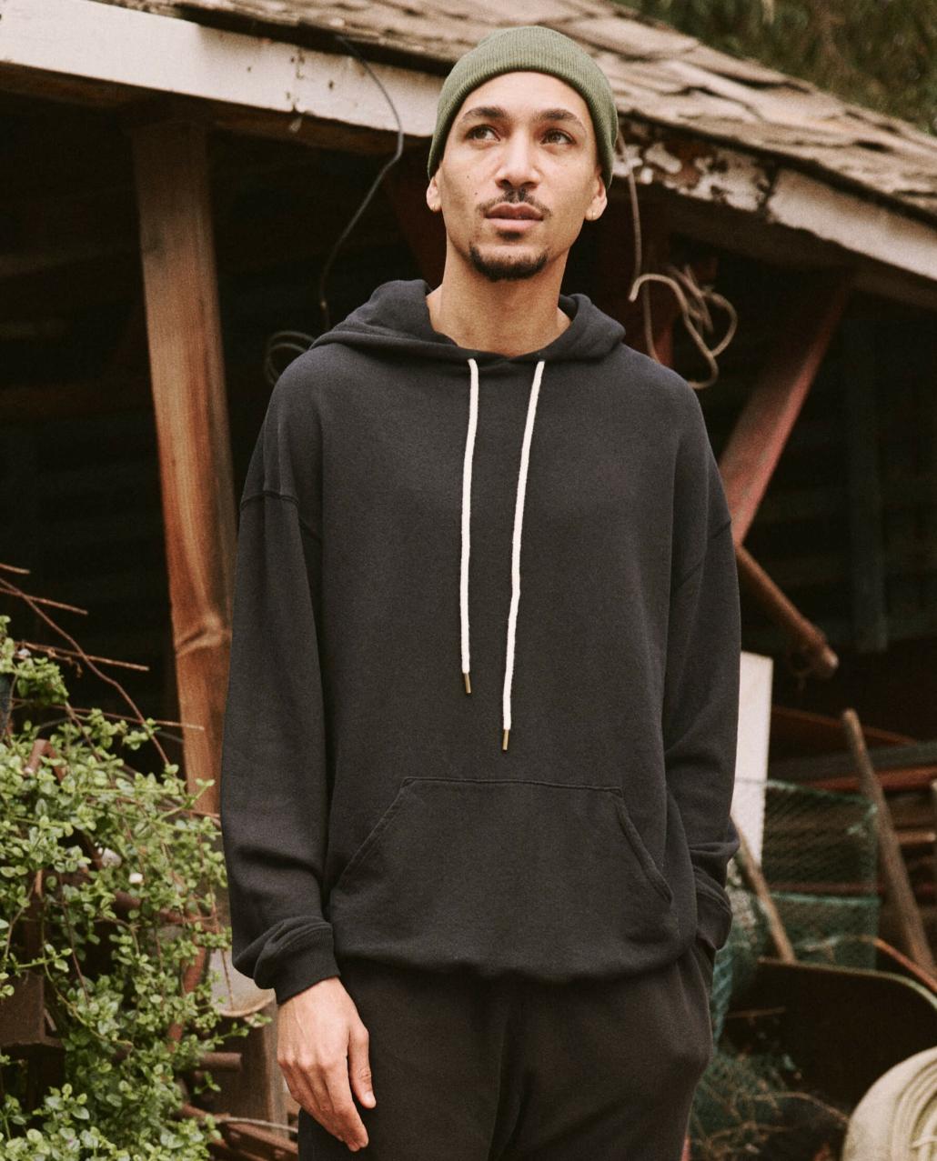 The Great. Tees &amp; Sweats | The Men&#039;s Gym Drawstring Hoodie. Almost Black - Men