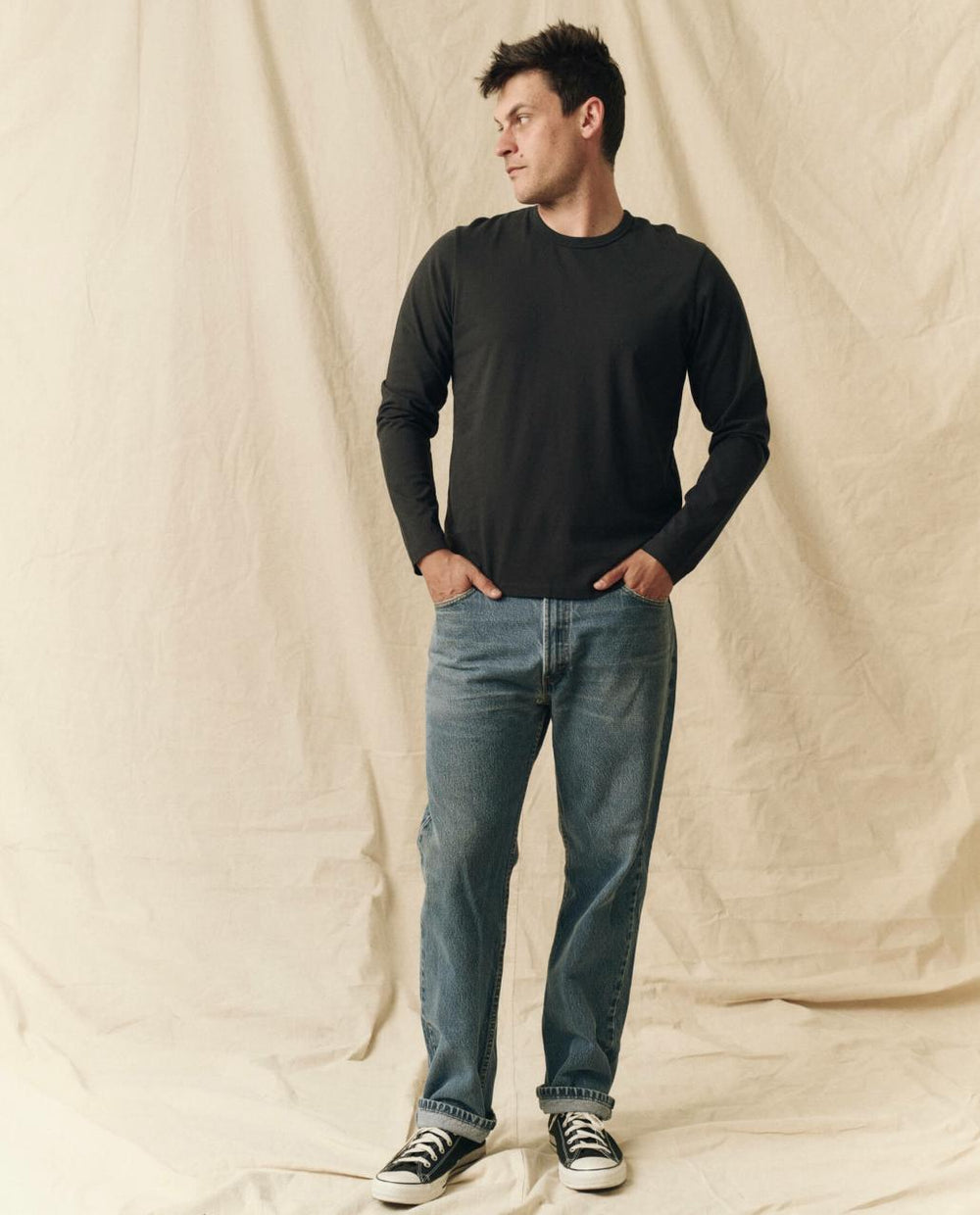 The Great. Tees &amp; Sweats | The Men&#039;s Pure Knits Long Sleeve Slim Crew. Solid Almost Black - Men