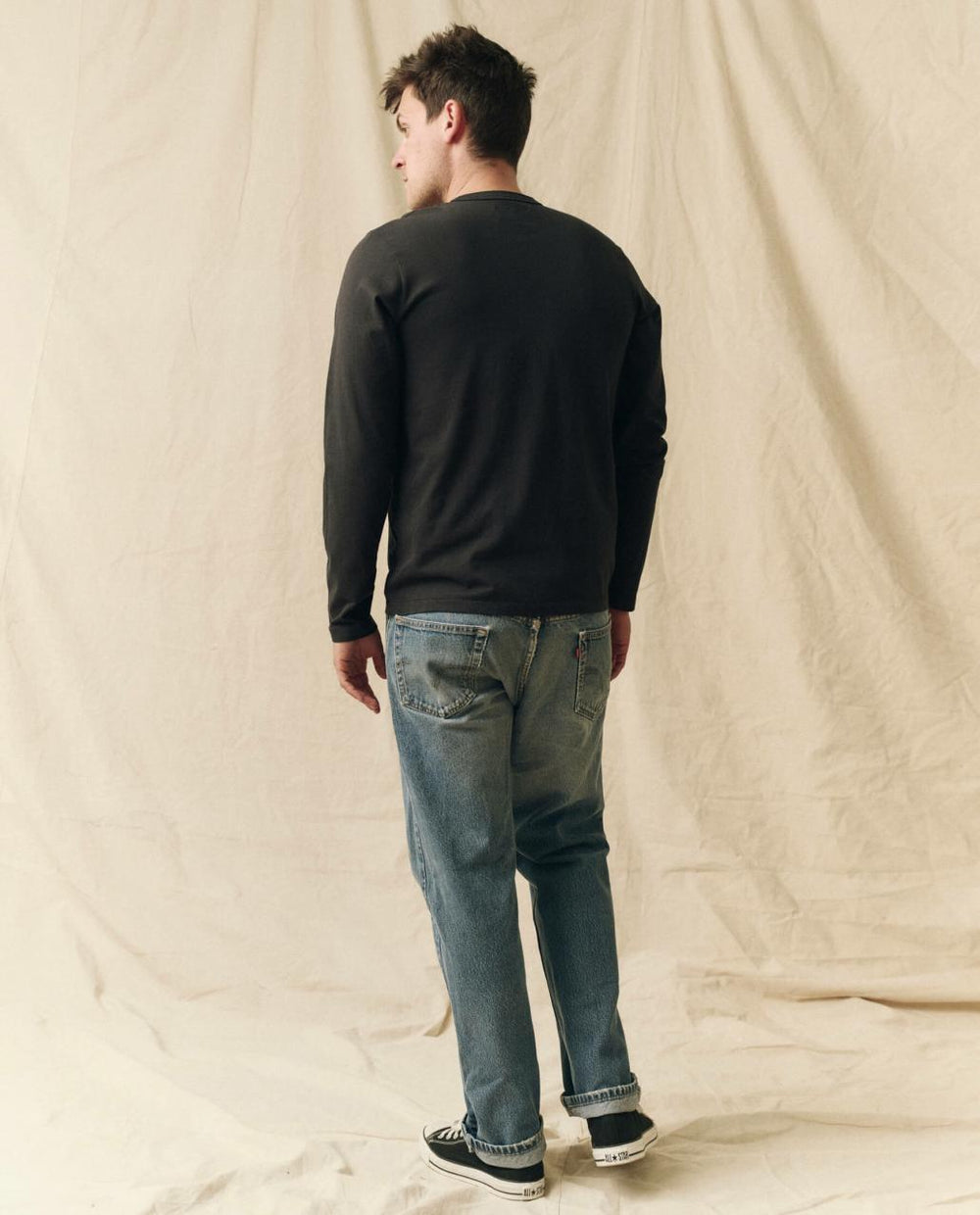 The Great. Tees &amp; Sweats | The Men&#039;s Pure Knits Long Sleeve Slim Crew. Solid Almost Black - Men