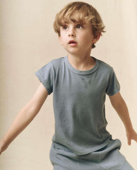 The Great. Tees &amp; Sweats | The Little Boxy Crew. Solid Vintage Cornflower - Kids