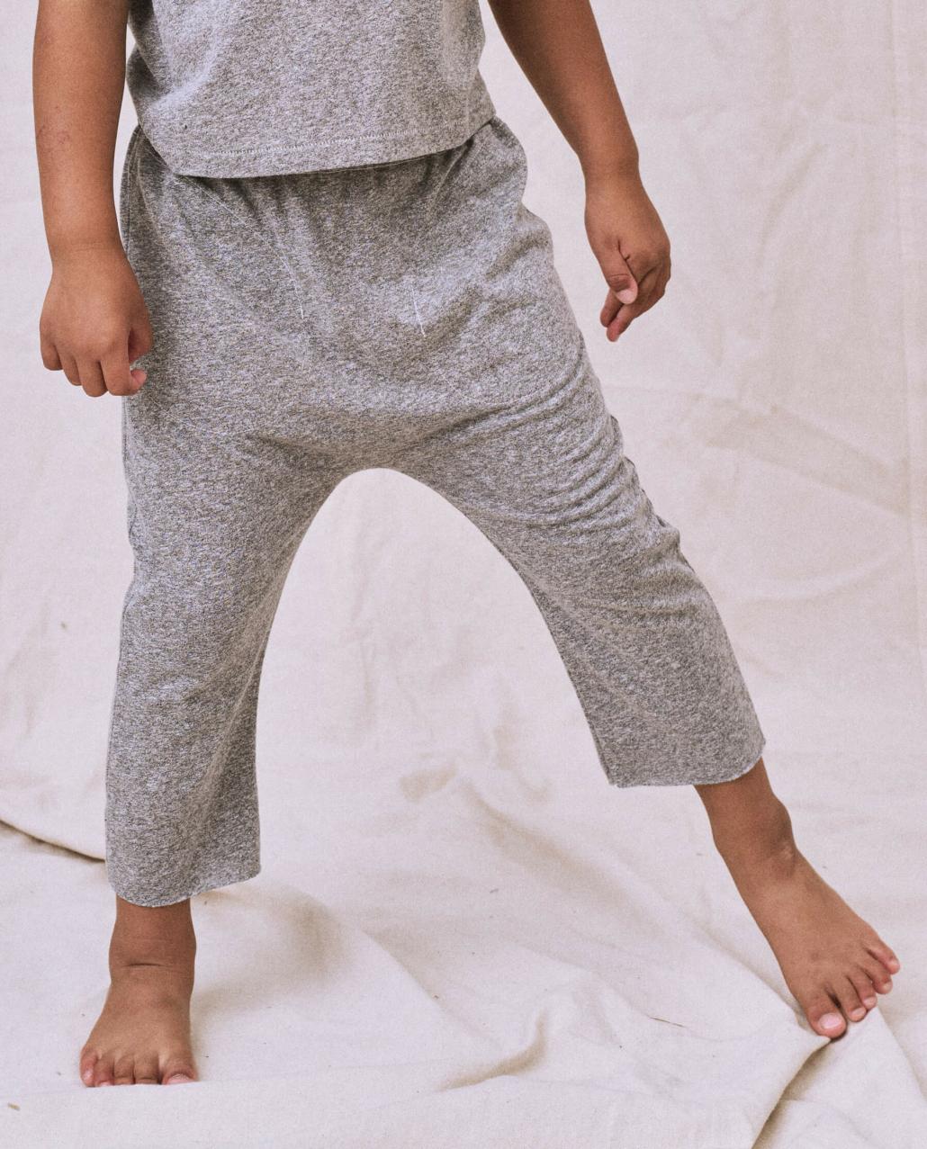 The Great. Tees &amp; Sweats | The Little Jersey Crop. Heather Grey - Kids