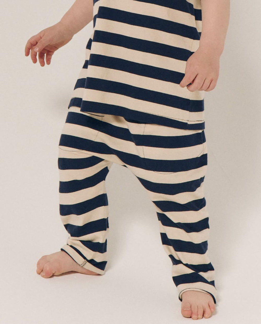 The Great. Tees &amp; Sweats | The Little Jersey Crop. Novelty Navy And Cream Scholar Stripe - Kids