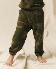 The Great. Tees &amp; Sweats | The Little Stadium Sweatpant. Novelty Deep Woods Camo - Kids