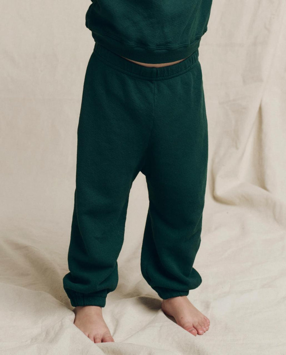 The Great. Tees &amp; Sweats | The Little Stadium Sweatpant. Solid Pinyon - Kids