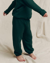 The Great. Tees &amp; Sweats | The Little Stadium Sweatpant. Solid Pinyon - Kids