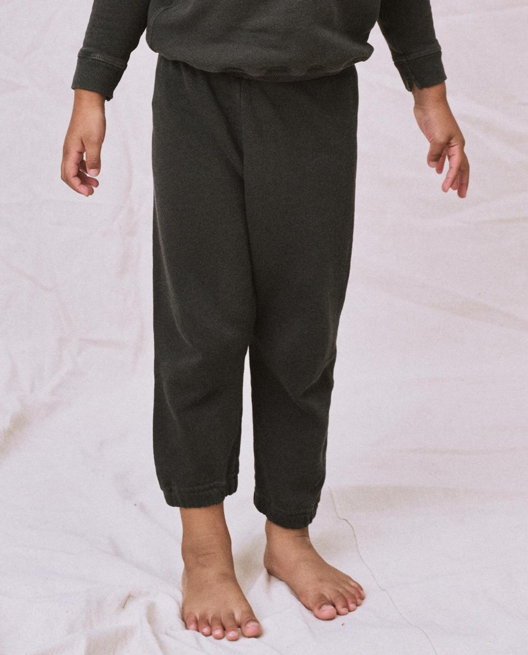 The Great. Tees &amp; Sweats | The Little Stadium Sweatpant. Solid Washed Black - Kids