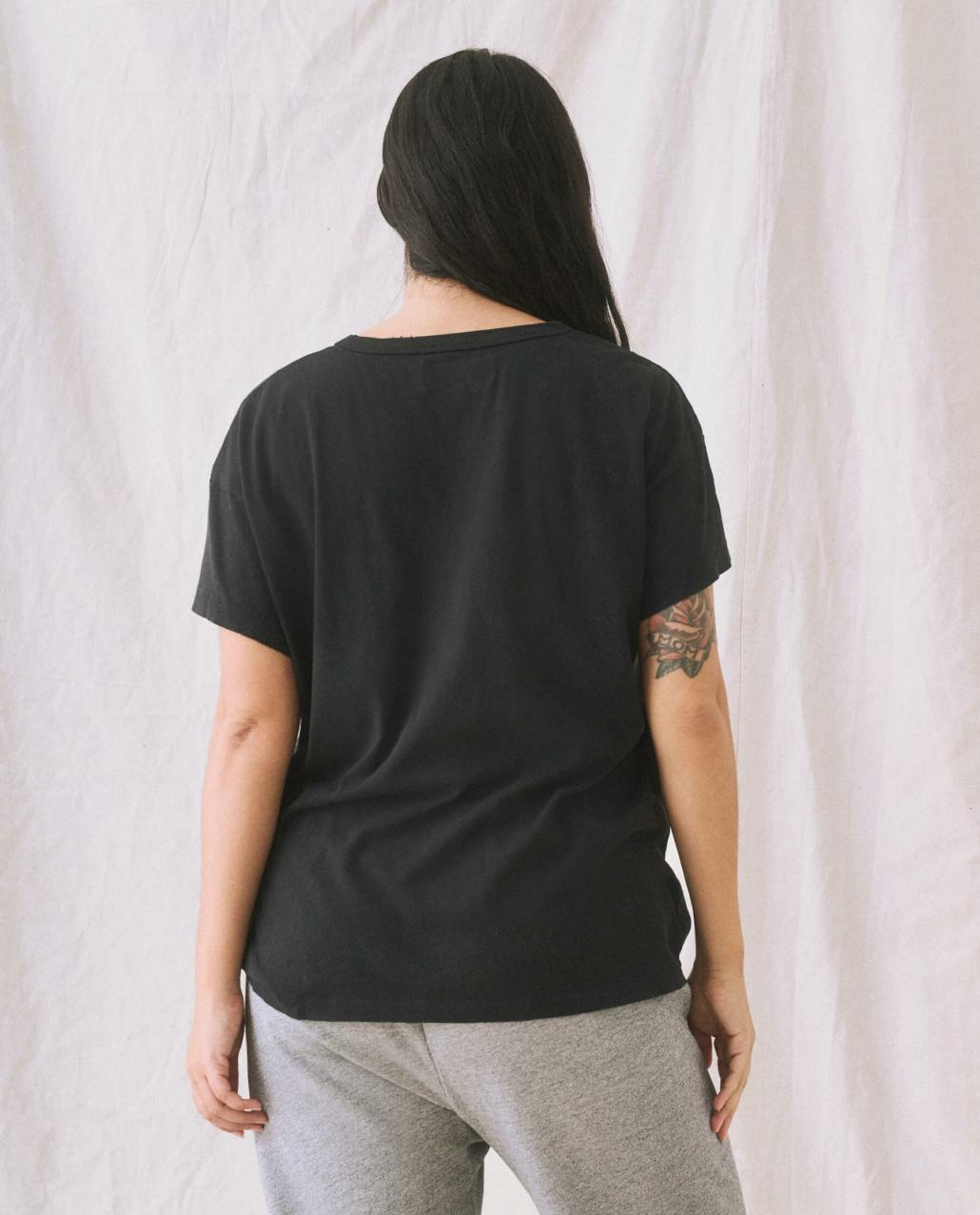 The Great. Tees | The Boxy Crew. Almost Black - Women