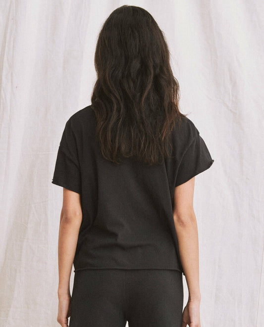 The Great. Tees | The Crop Tee. Solid Almost Black - Women