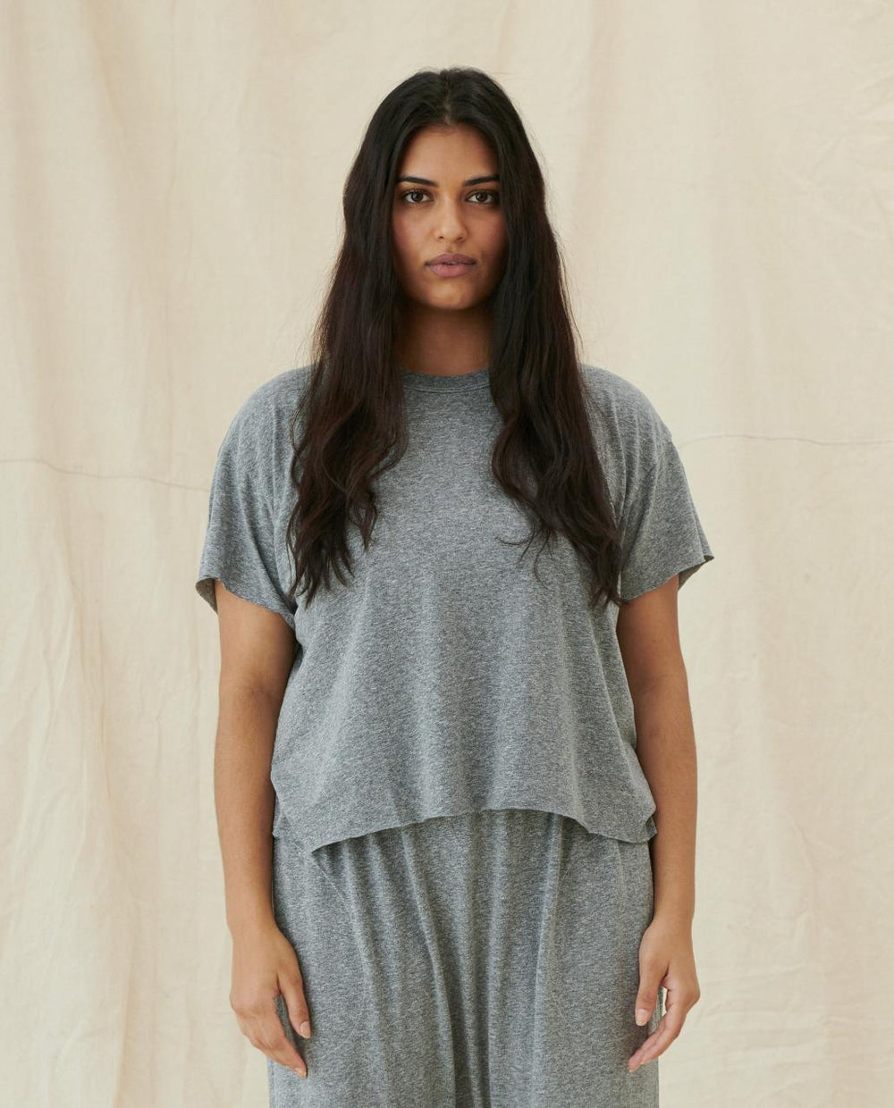 The Great. Tees | The Crop Tee. Solid Heather Grey - Women