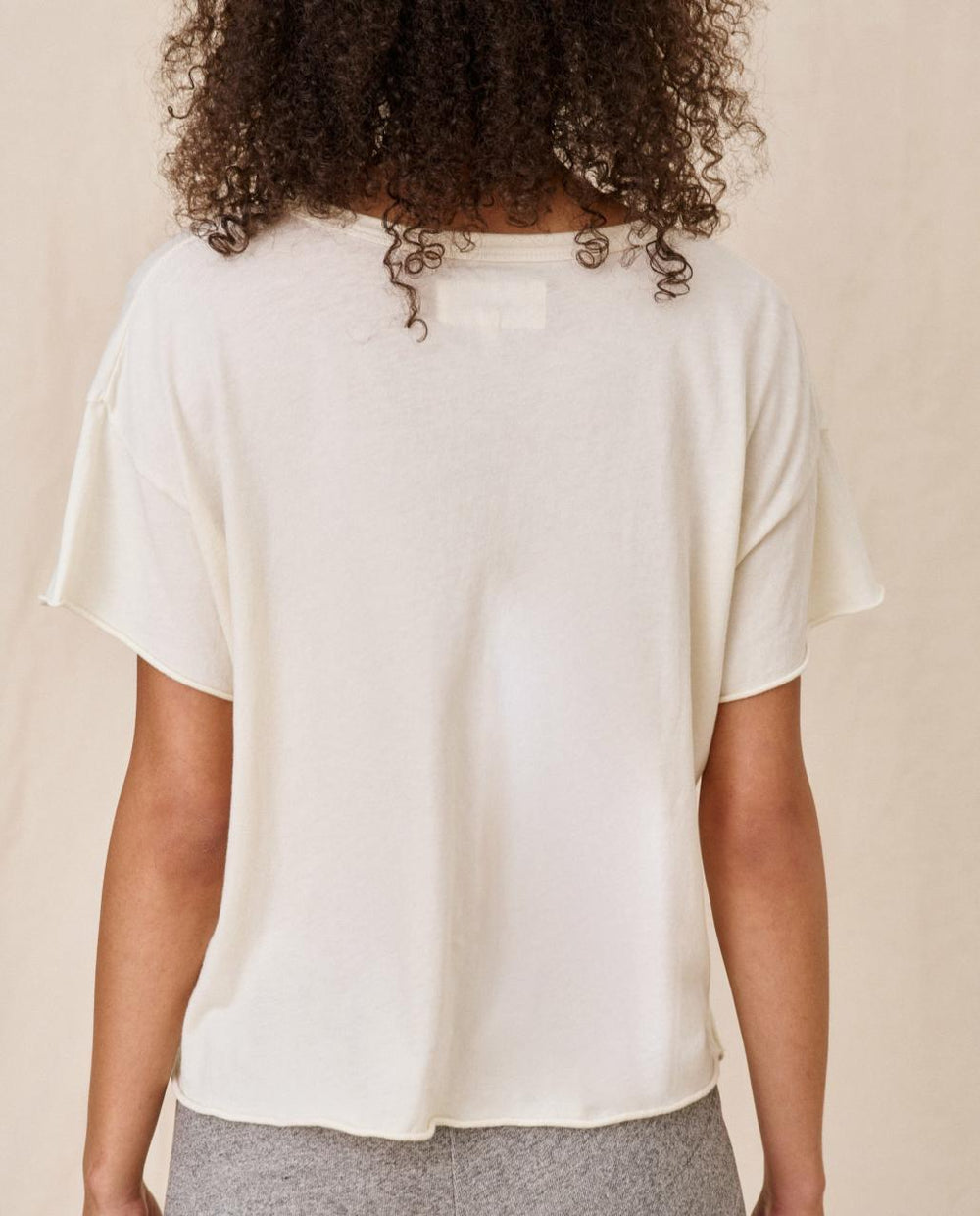 The Great. Tees | The Crop Tee. Solid Washed White - Women