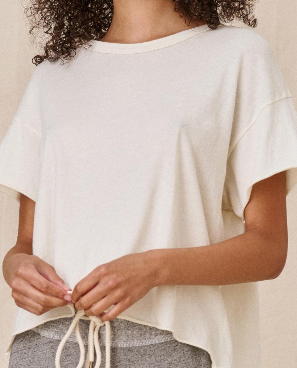 The Great. Tees | The Crop Tee. Solid Washed White - Women