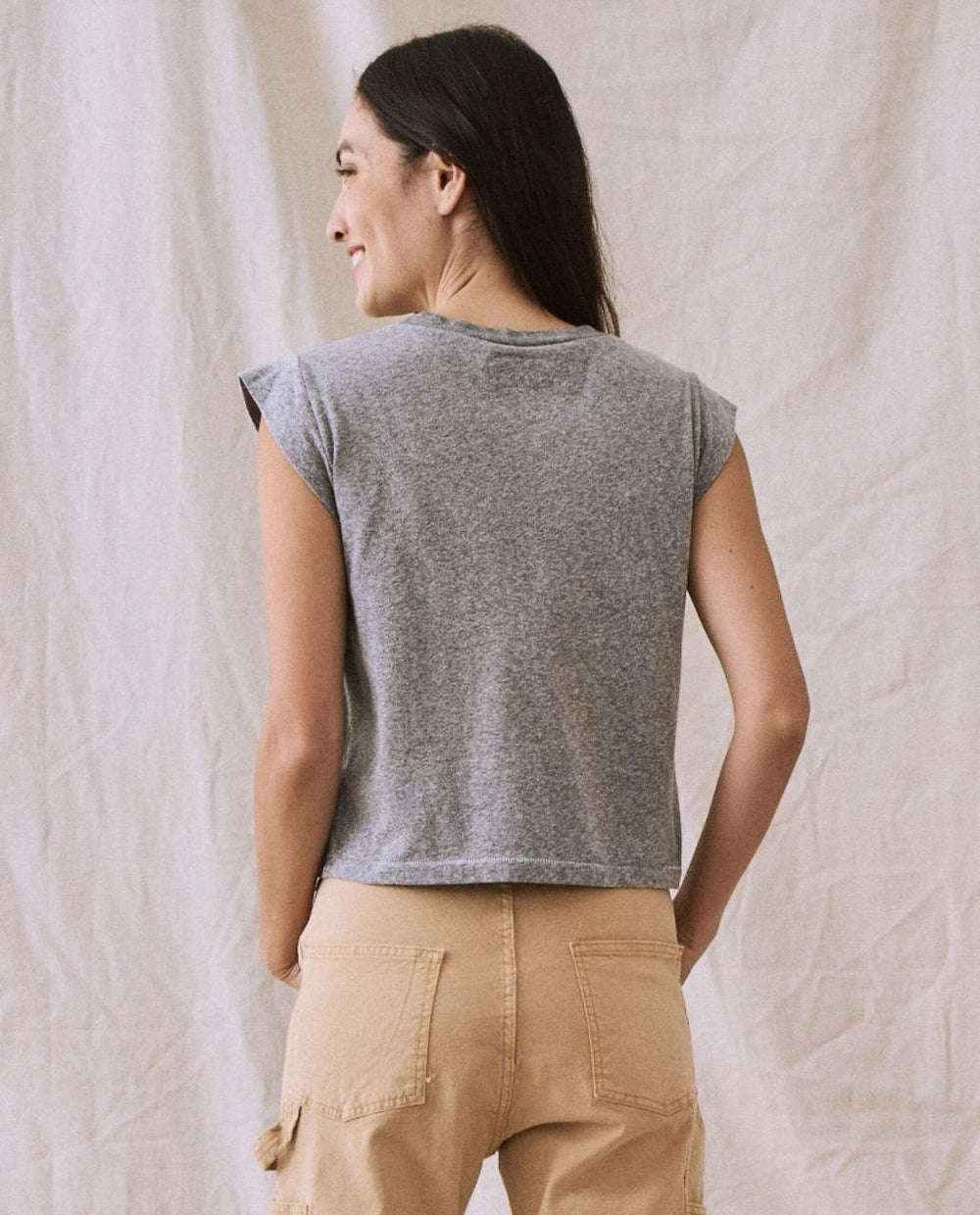 The Great. Tees | The Peak Shoulder Tee. Heather Grey - Women