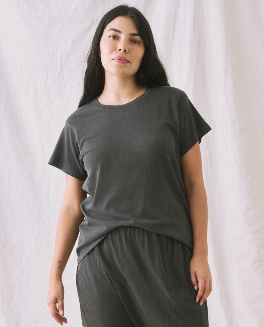 The Great. Tees | The Slim Tee. Washed Black - Women