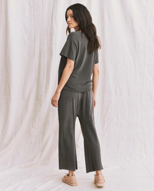 The Great. Tees | The V Washed Black - Women